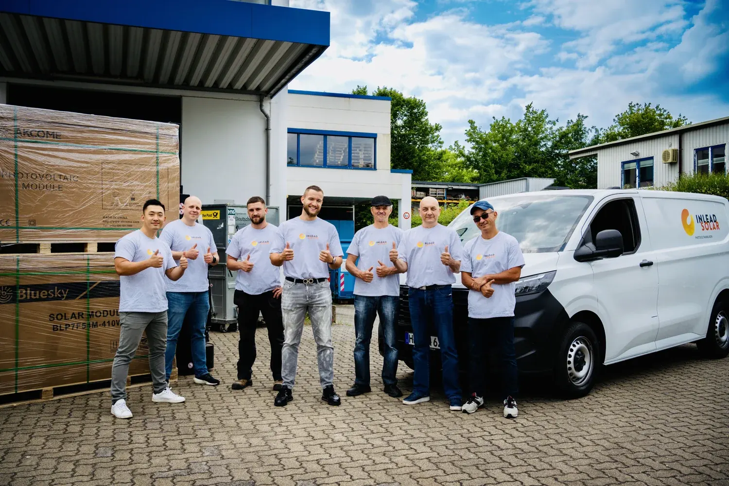 Das Montageteam von Inlead Solar auf einer Baustelle